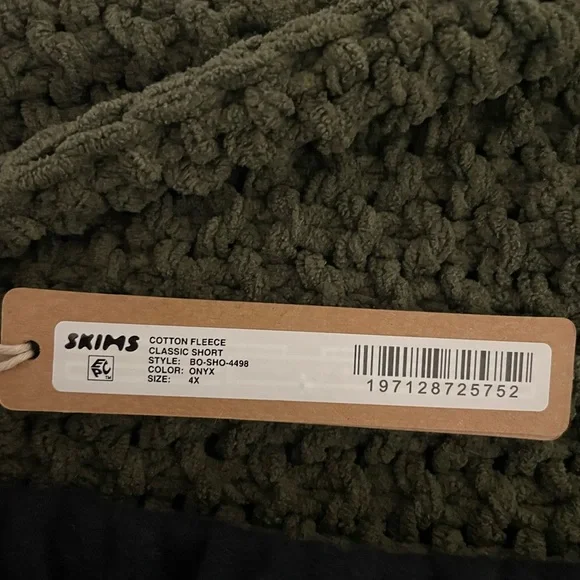 SKIMS Cotton Fleece Short - Picture 4 of 5